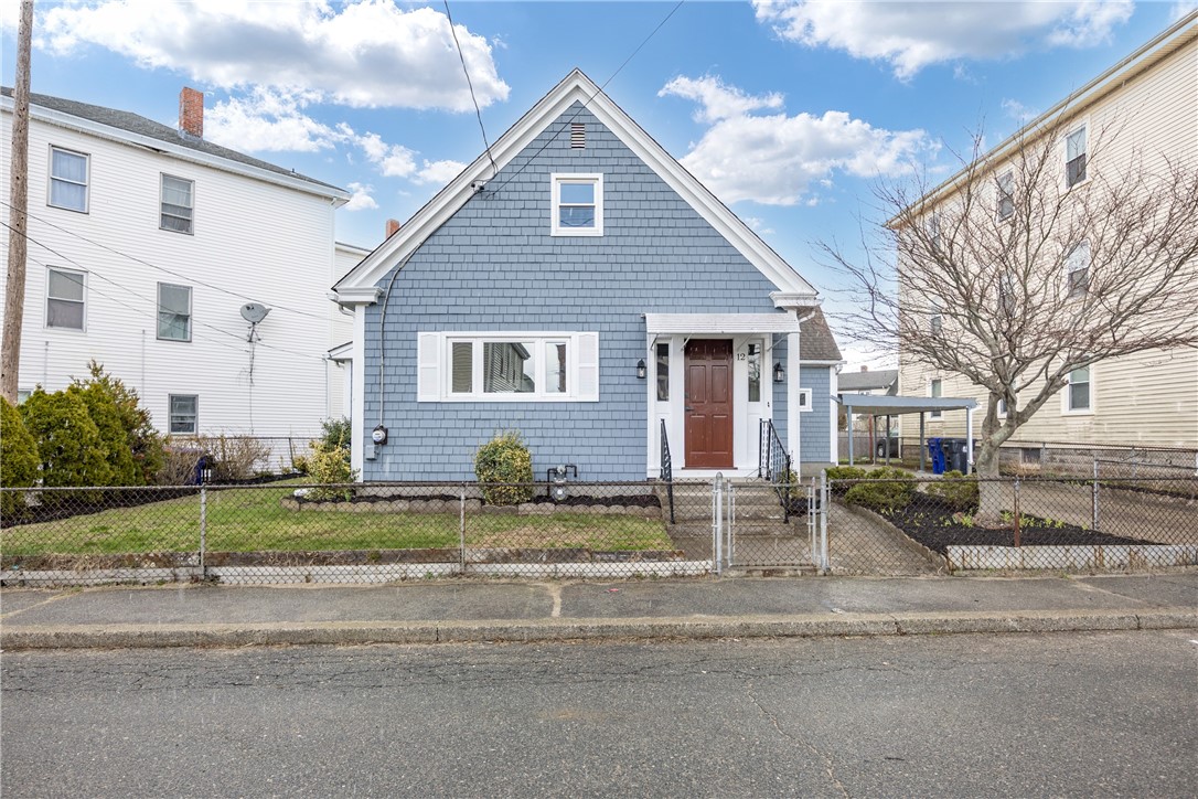 12 Union Street Warren, RI 02885 - Photo 1 of 33