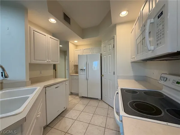 $1,699 | 14999 Rivers Edge Court, Unit 202, Fort Myers, FL 33908