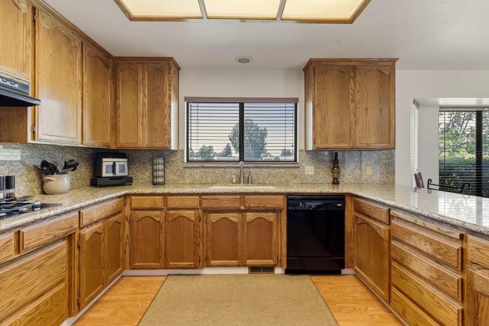 805 South Ridgemark Drive Hollister, CA 95023 - Photo 7 of 42
