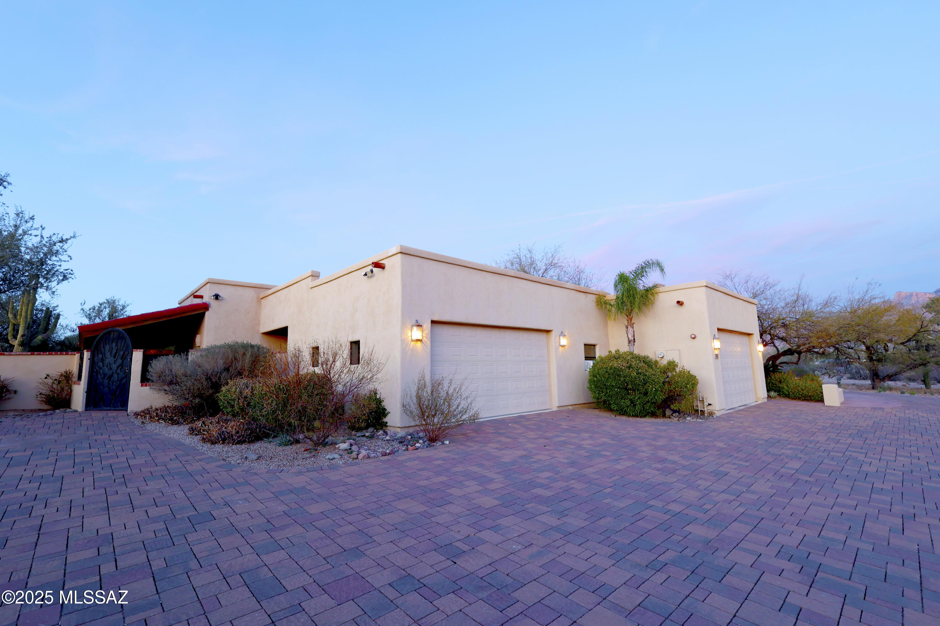 2040 West Lucero Road Oro Valley, AZ 85737 - Photo 3 of 46