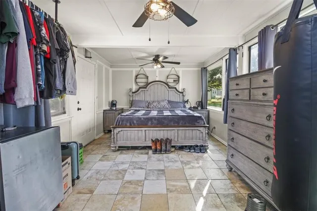 $199,500 | 122 North Taylor Street, Pleasant Hill, MO 64080