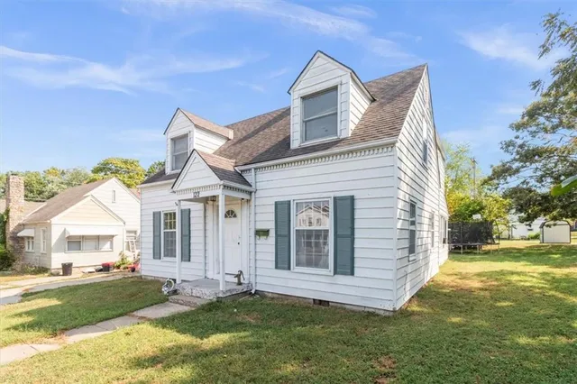 $199,500 | 122 North Taylor Street, Pleasant Hill, MO 64080