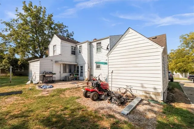 $199,500 | 122 North Taylor Street, Pleasant Hill, MO 64080