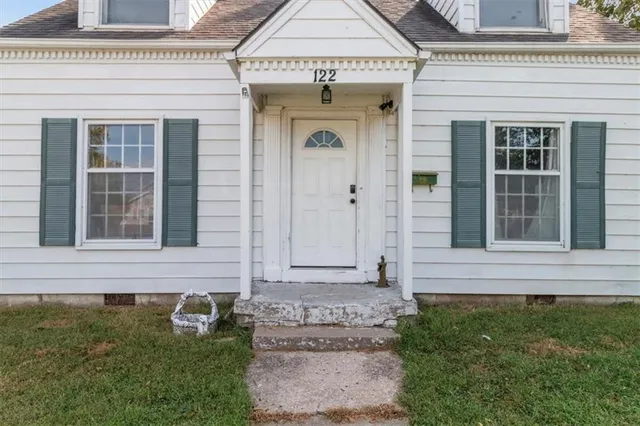 $199,500 | 122 North Taylor Street, Pleasant Hill, MO 64080
