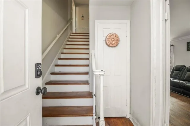 $199,500 | 122 North Taylor Street, Pleasant Hill, MO 64080