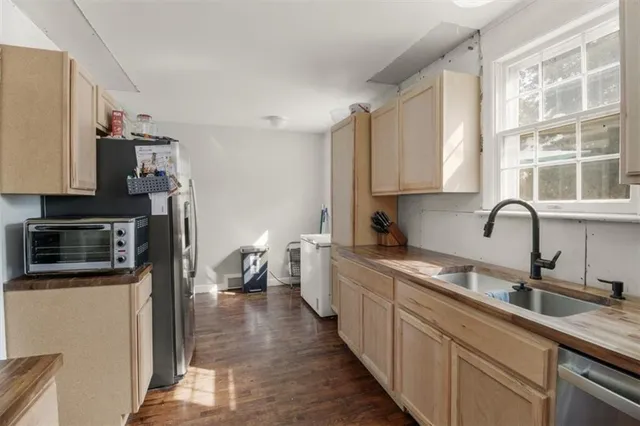 $199,500 | 122 North Taylor Street, Pleasant Hill, MO 64080