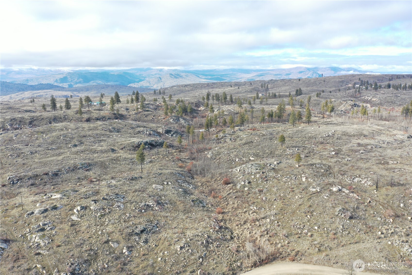 372 C Cameron Lake Loop Road Okanogan, WA 98840 - Photo 2 of 20 a view of a city