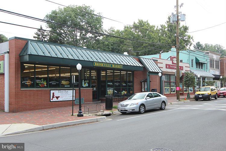 7502 Glendale Road Chevy Chase, MD 20815 - Photo 2 of 5 Community