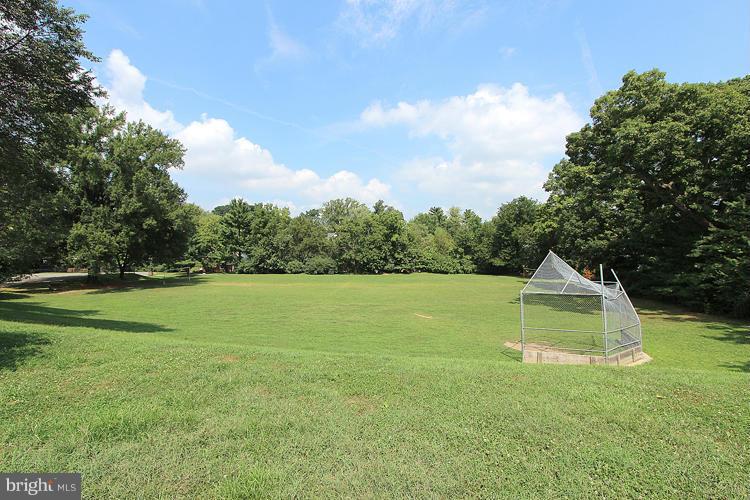 7502 Glendale Road Chevy Chase, MD 20815 - Photo 4 of 5 Community