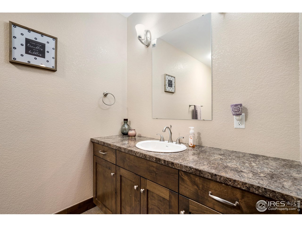608 Riverside Court Greeley, CO 80634 - Photo 27 of 36 Guest bath near 3rd bedroom