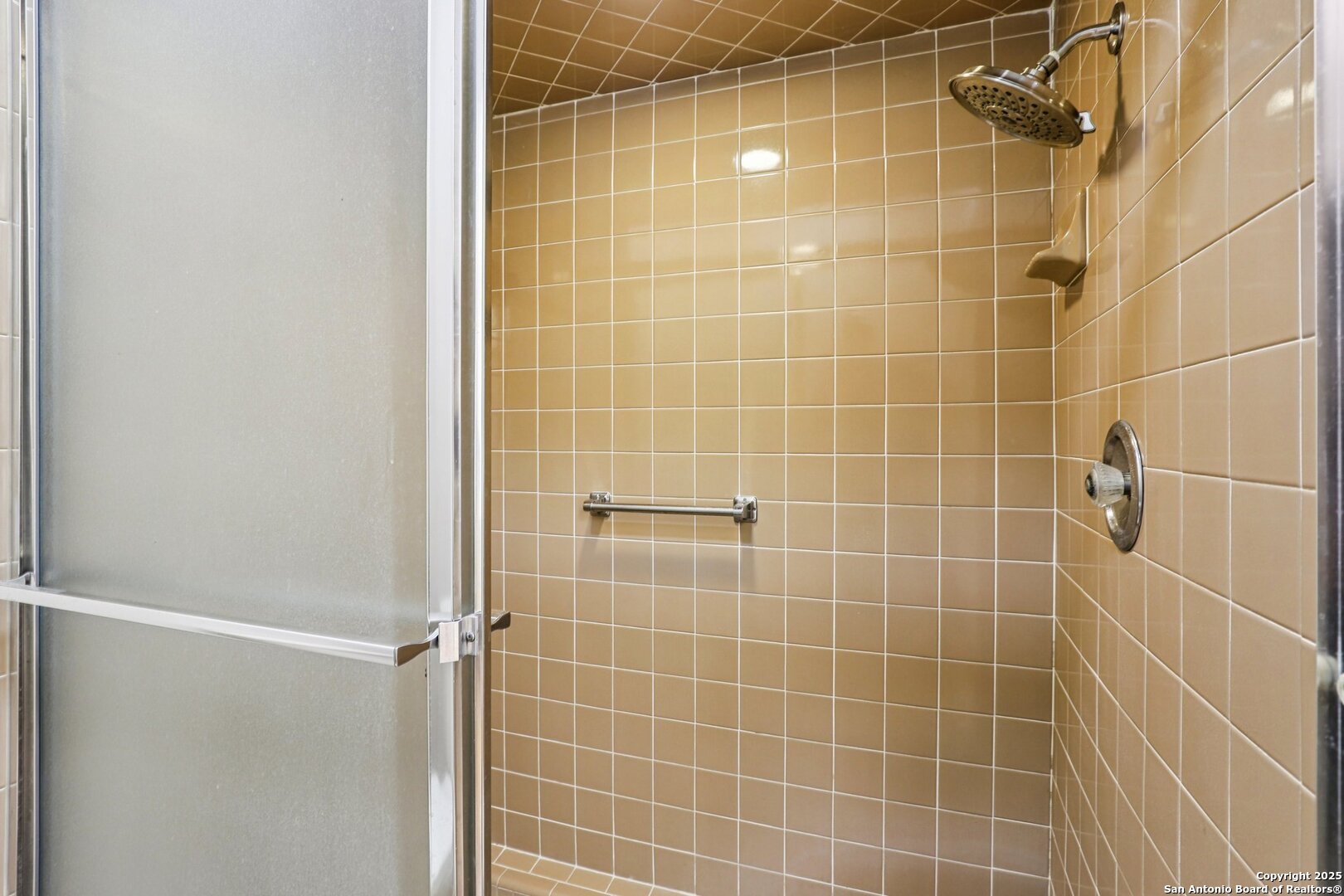 5817 Winding Ridge Drive Windcrest, TX 78239 - Photo 20 of 52 a bathroom with a shower