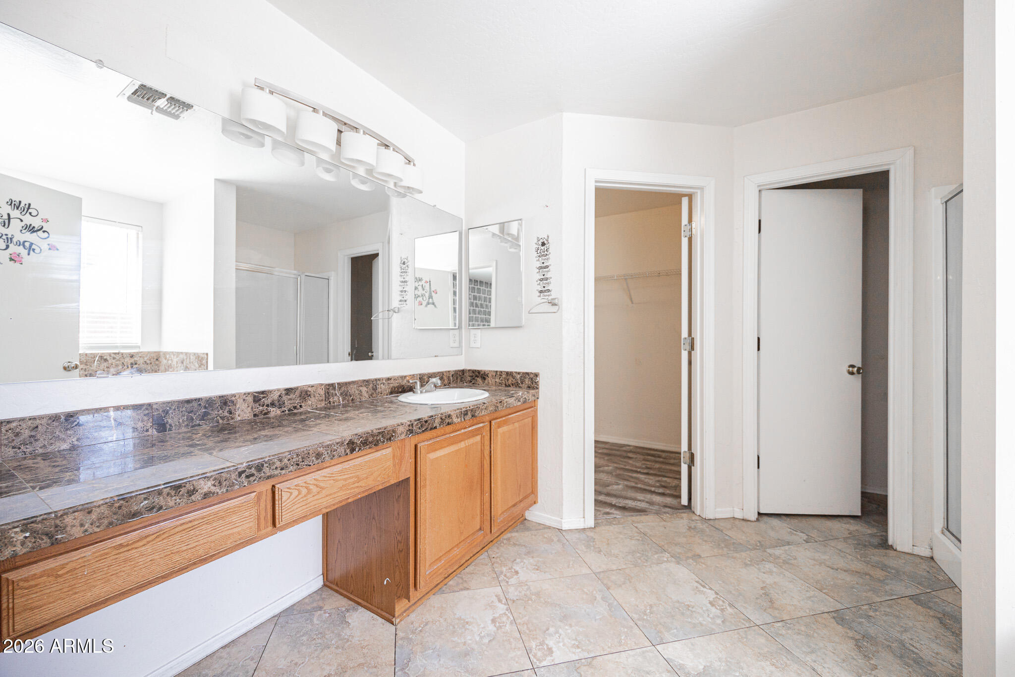 2913 West Fremont Rd. Phoenix, AZ 85041 - Photo 15 of 39