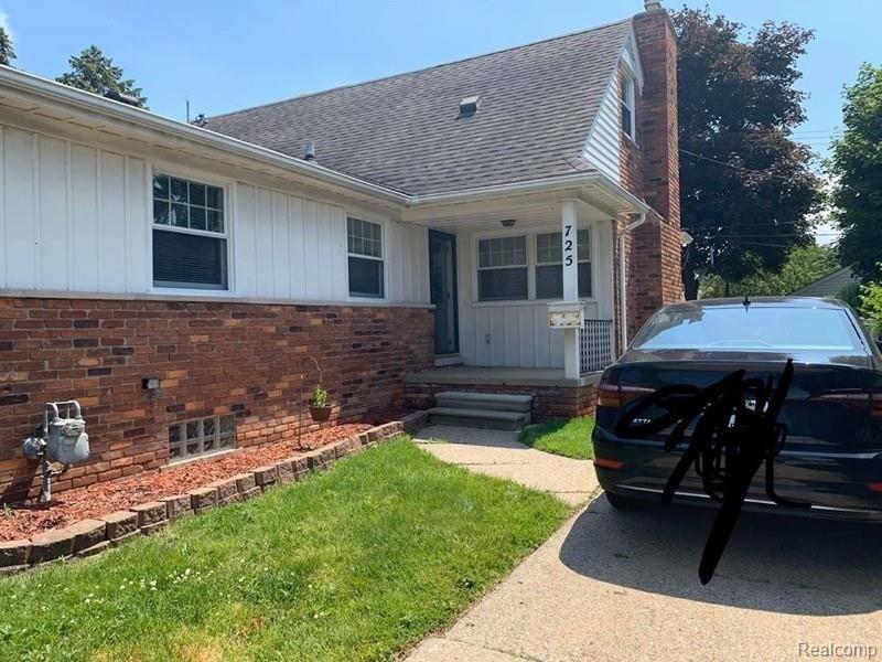 725 Vernier Road Grosse Pointe Woods, MI 48236 - Photo 2 of 25