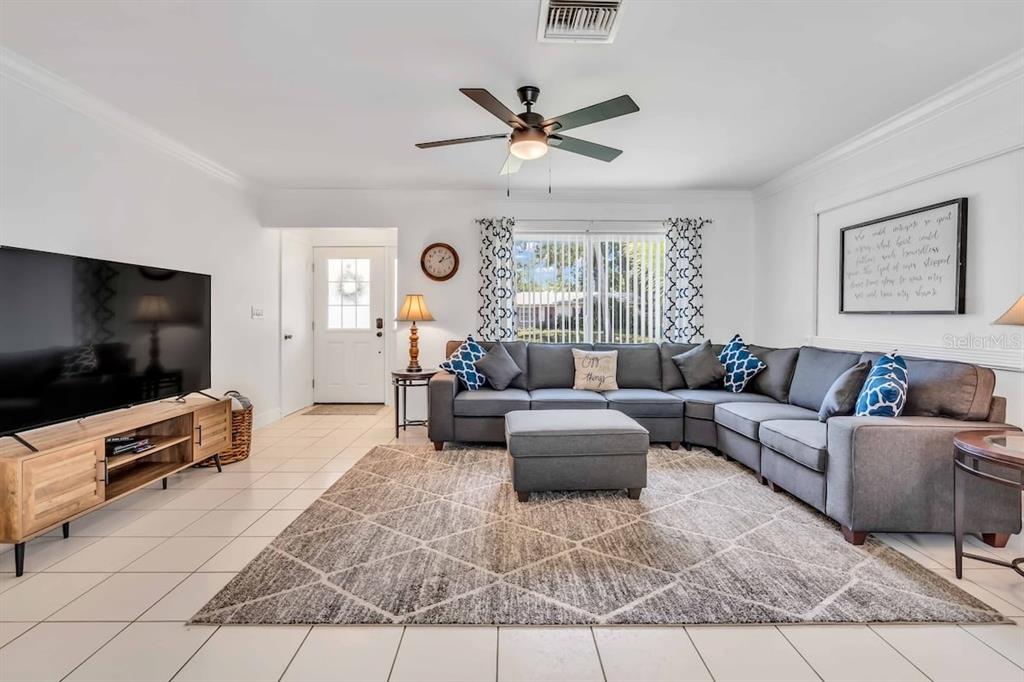 3953 Linwood Street Sarasota, FL 34232 - Photo 5 of 24