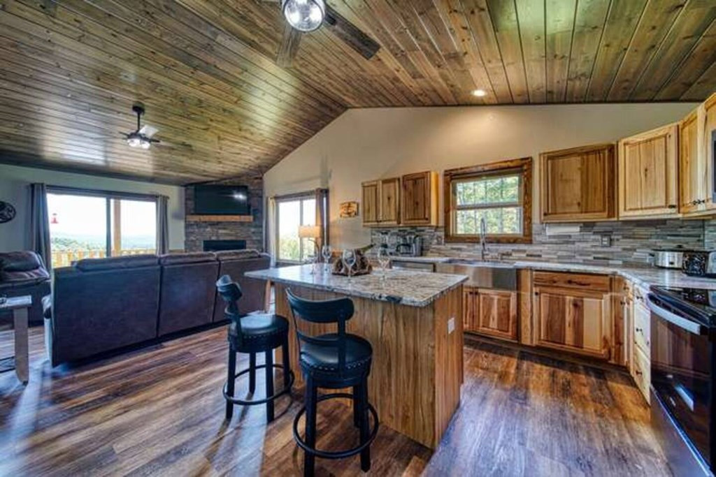 245 Crestview Way Murphy, NC 28906 - Photo 7 of 26 Gallery Image 7