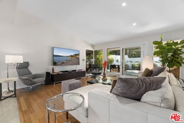 $2,795,000 | 8670 Allenwood Road, Los Angeles, CA 90046