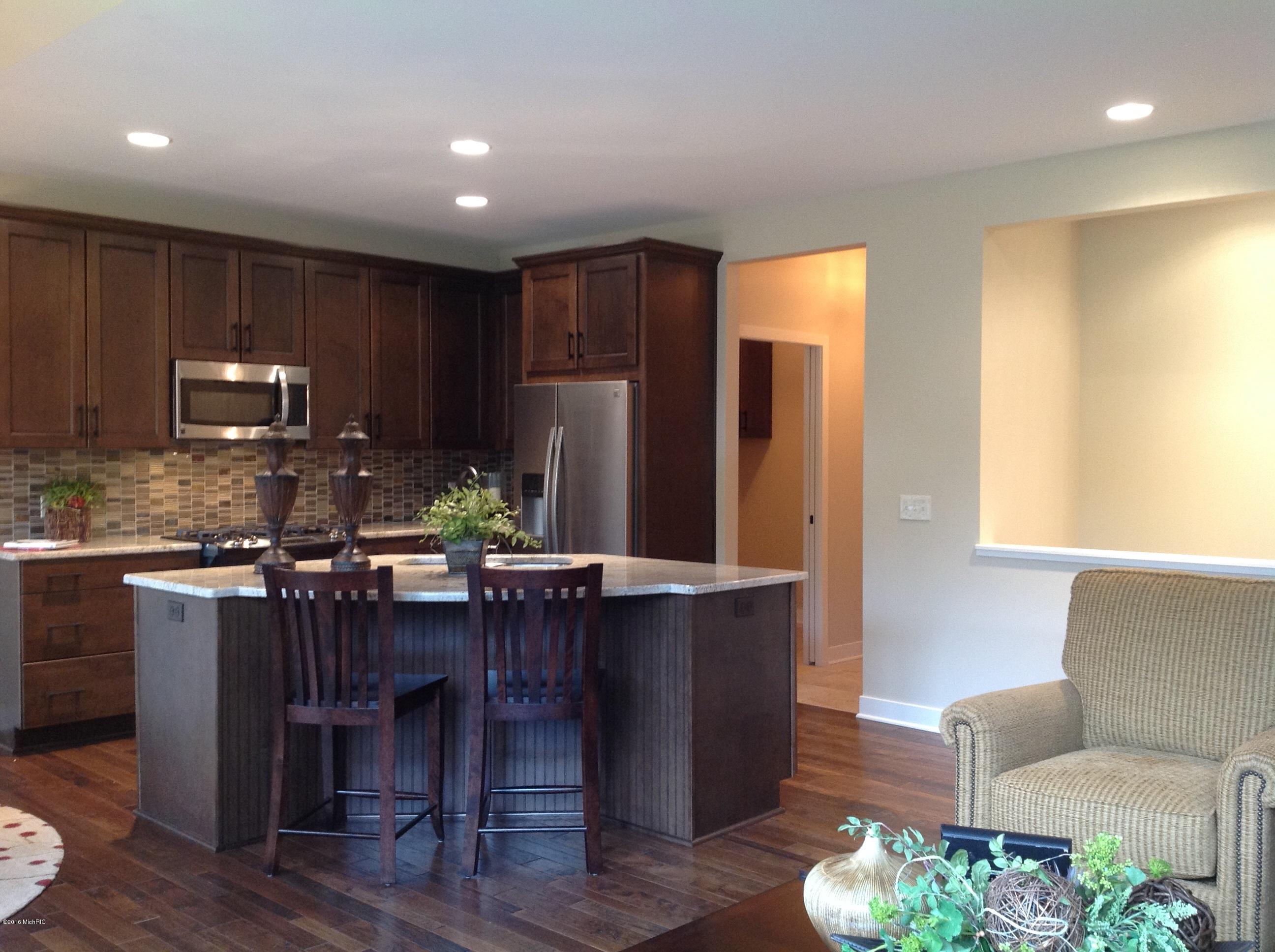 3465 Dunns Ridge, Unit 41 Kalamazoo, MI 49009 - Photo 2 of 10 Dogwood Stock Photo