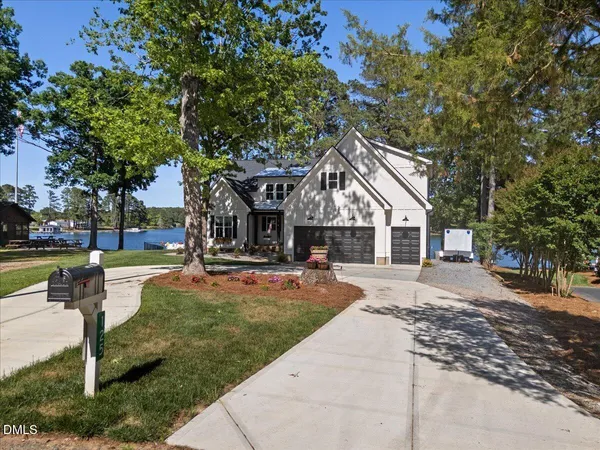 $1,275,000 | 125 Lakeview Circle, Gasburg, VA 23887