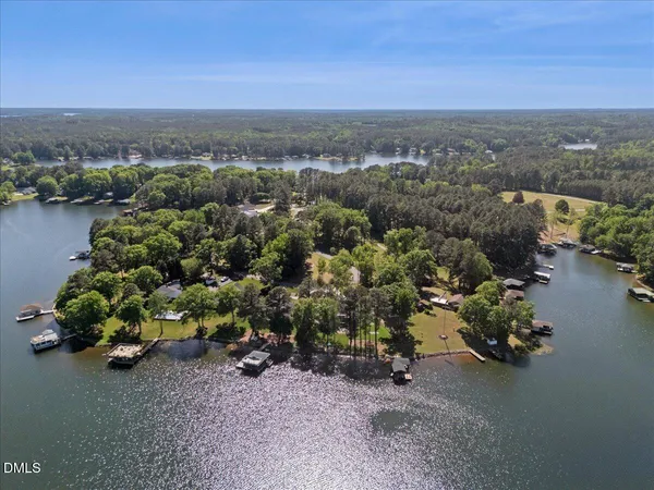 $1,275,000 | 125 Lakeview Circle, Gasburg, VA 23887