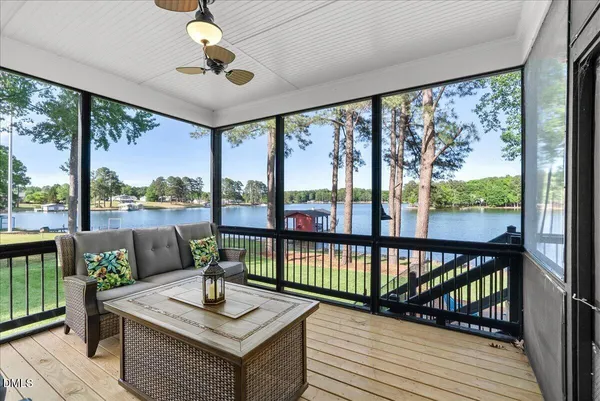 $1,275,000 | 125 Lakeview Circle, Gasburg, VA 23887