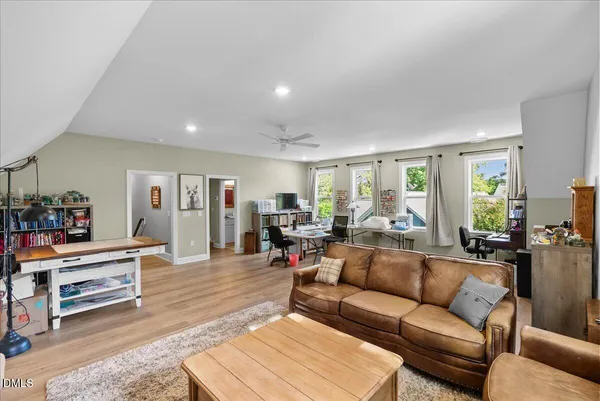 $1,275,000 | 125 Lakeview Circle, Gasburg, VA 23887