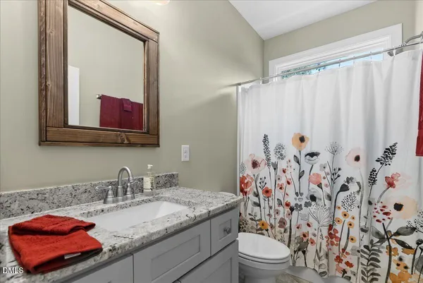 $1,275,000 | 125 Lakeview Circle, Gasburg, VA 23887