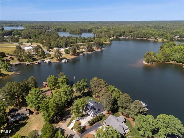 $1,275,000 | 125 Lakeview Circle, Gasburg, VA 23887