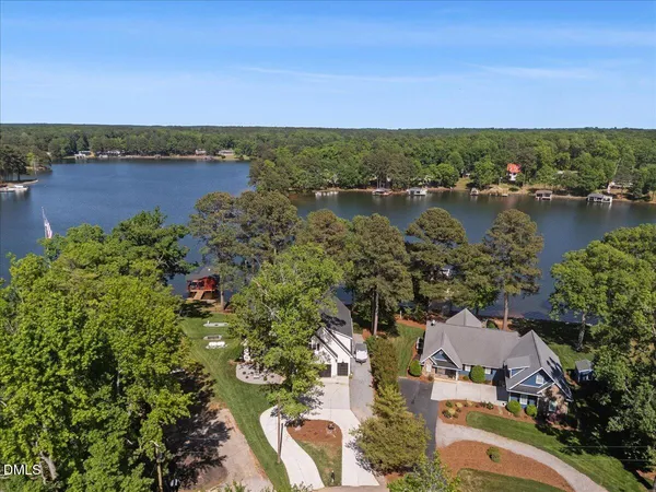 $1,275,000 | 125 Lakeview Circle, Gasburg, VA 23887