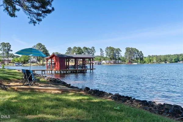 $1,275,000 | 125 Lakeview Circle, Gasburg, VA 23887