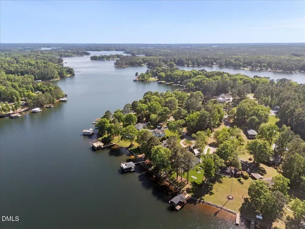 $1,275,000 | 125 Lakeview Circle, Gasburg, VA 23887