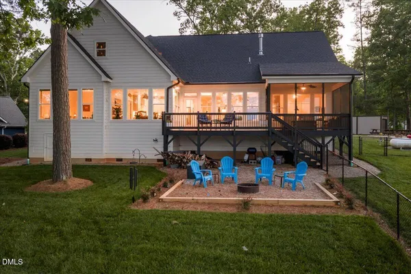 $1,275,000 | 125 Lakeview Circle, Gasburg, VA 23887