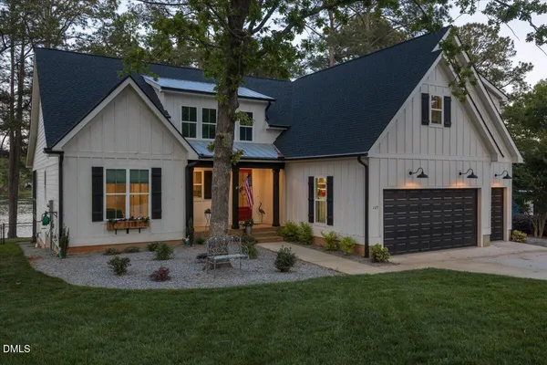 $1,275,000 | 125 Lakeview Circle, Gasburg, VA 23887