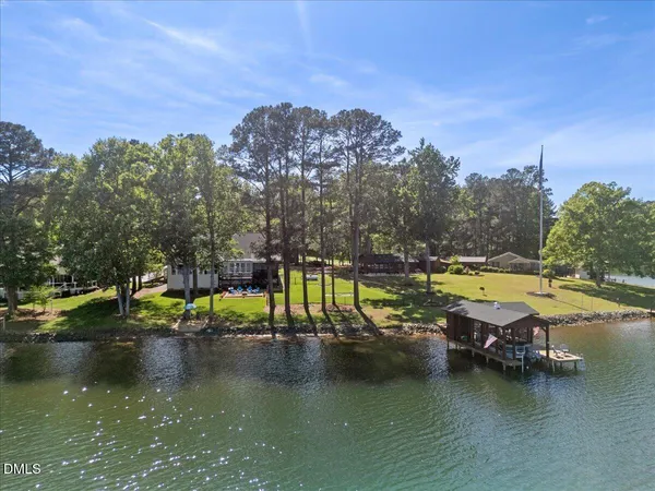 $1,275,000 | 125 Lakeview Circle, Gasburg, VA 23887