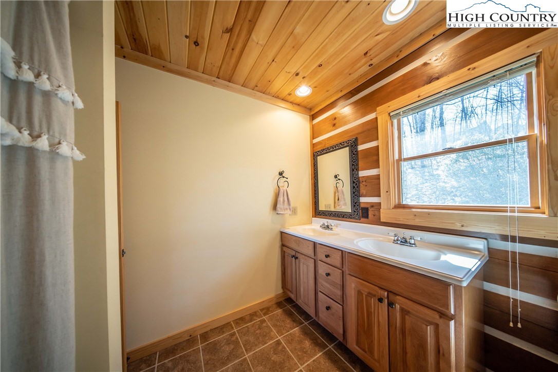 308 Ragan Road Todd, NC 28684 - Photo 17 of 28 Gallery Image 17