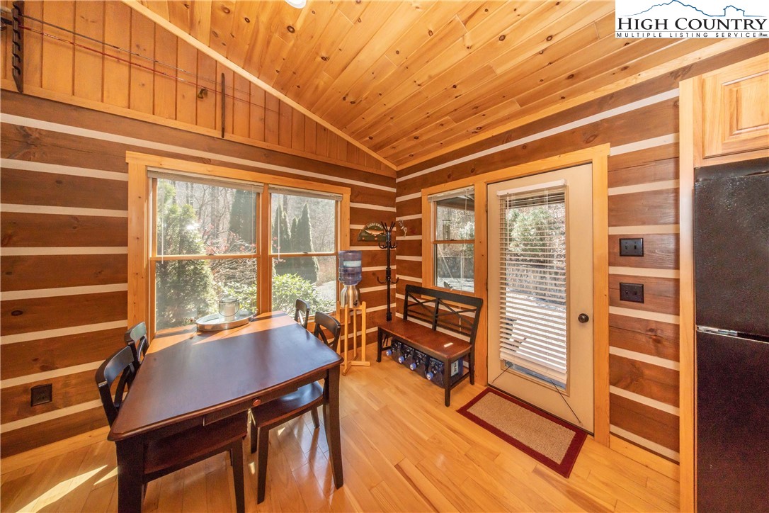 308 Ragan Road Todd, NC 28684 - Photo 4 of 28 Gallery Image 4