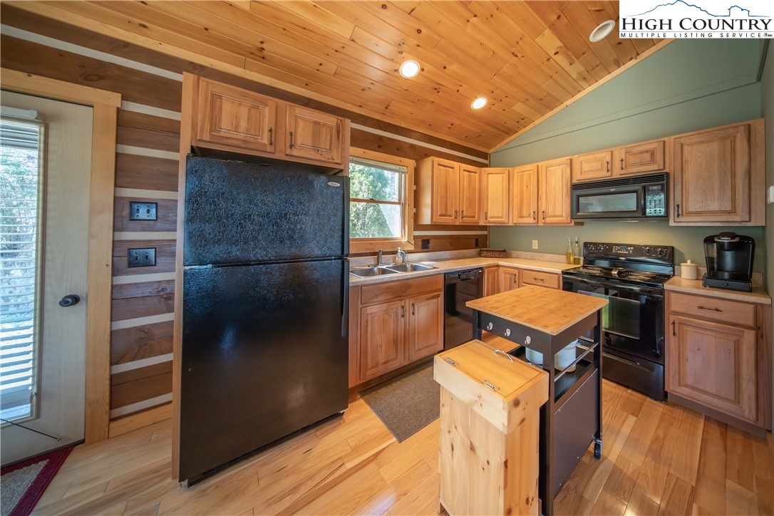 308 Ragan Road Todd, NC 28684 - Photo 6 of 28 Gallery Image 6
