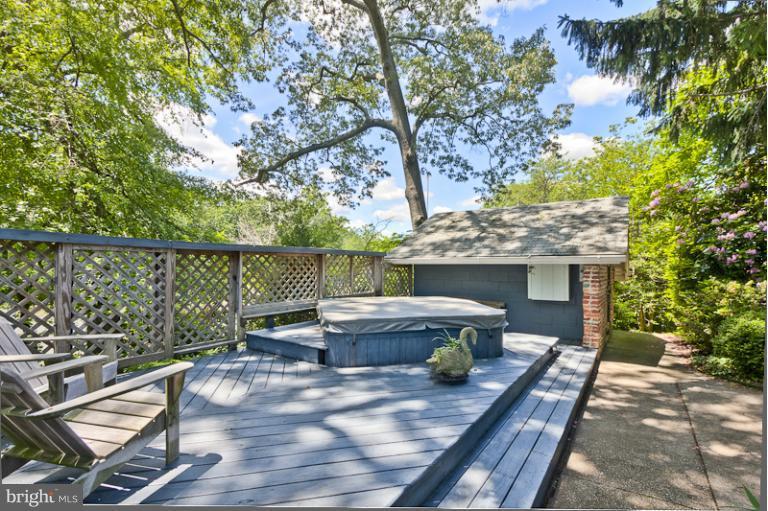 1263 Magothy Road Pasadena, MD 21122 - Photo 21 of 30 Secluded hot tub
