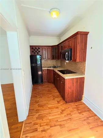 $1,650 | 126 Mendoza Avenue, Unit 9, Coral Gables, FL 33134