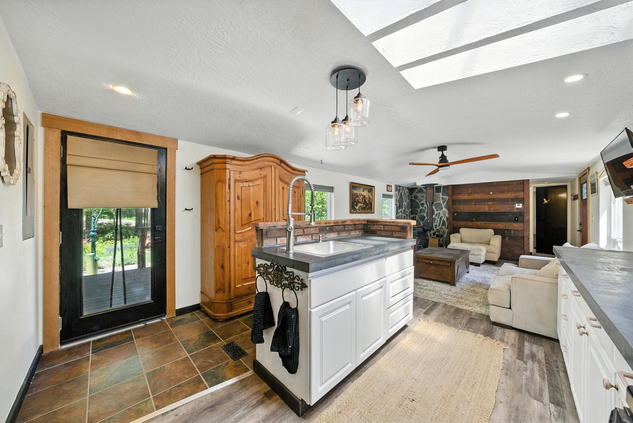 301 Casey Road Newport, WA 99156 - Photo 5 of 32 Gallery Image 5