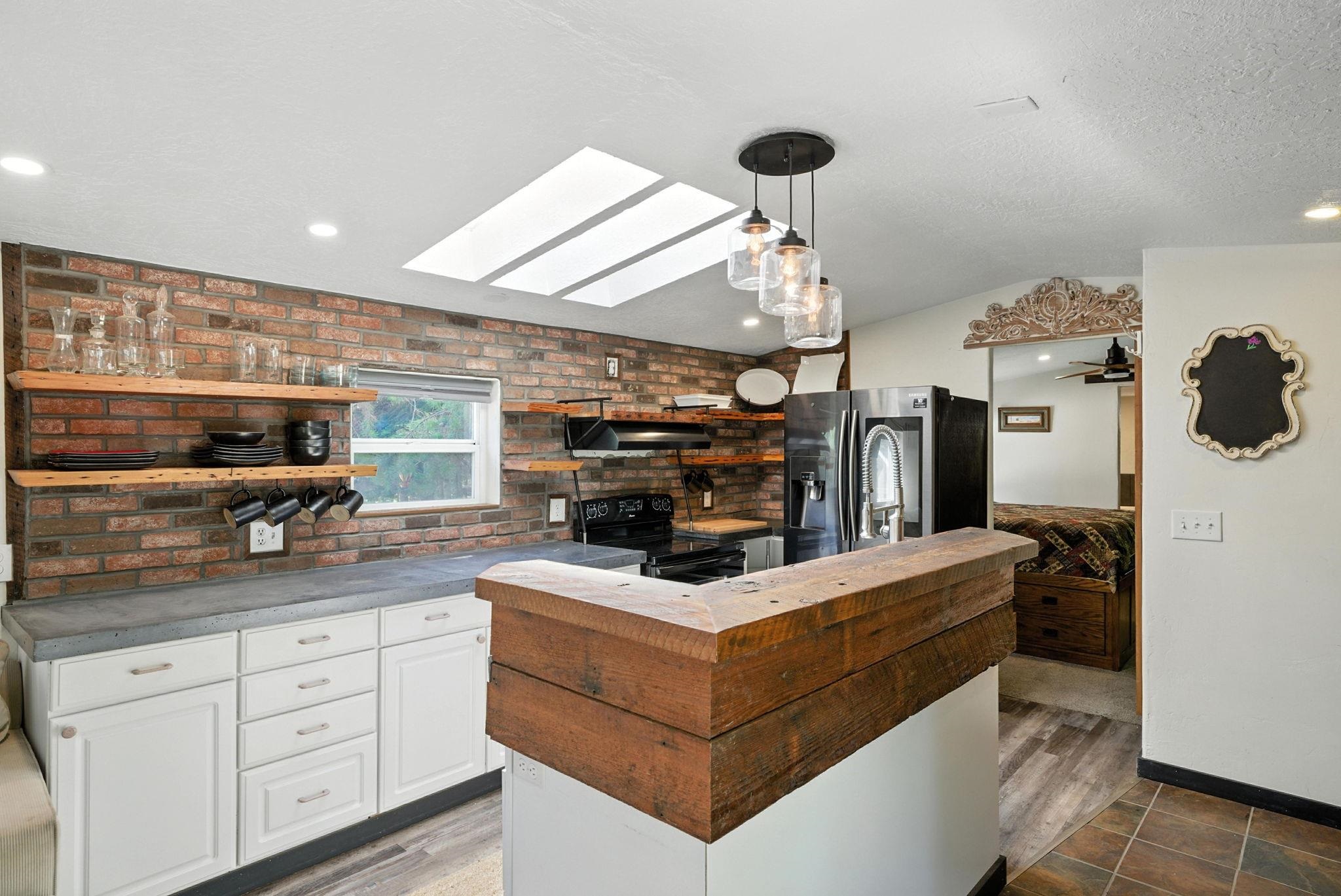 301 Casey Road Newport, WA 99156 - Photo 6 of 32 Gallery Image 6