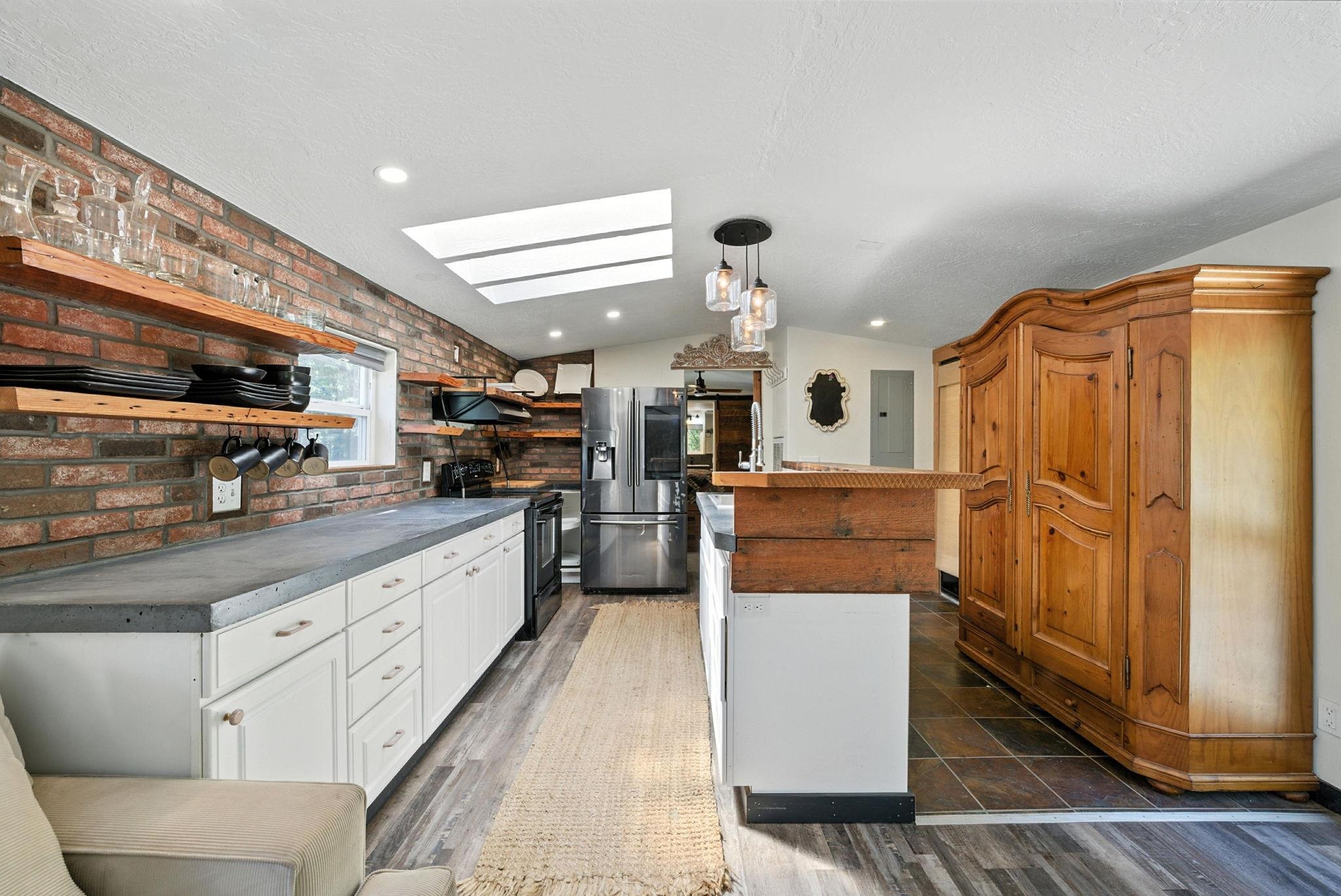 301 Casey Road Newport, WA 99156 - Photo 8 of 32 Gallery Image 8