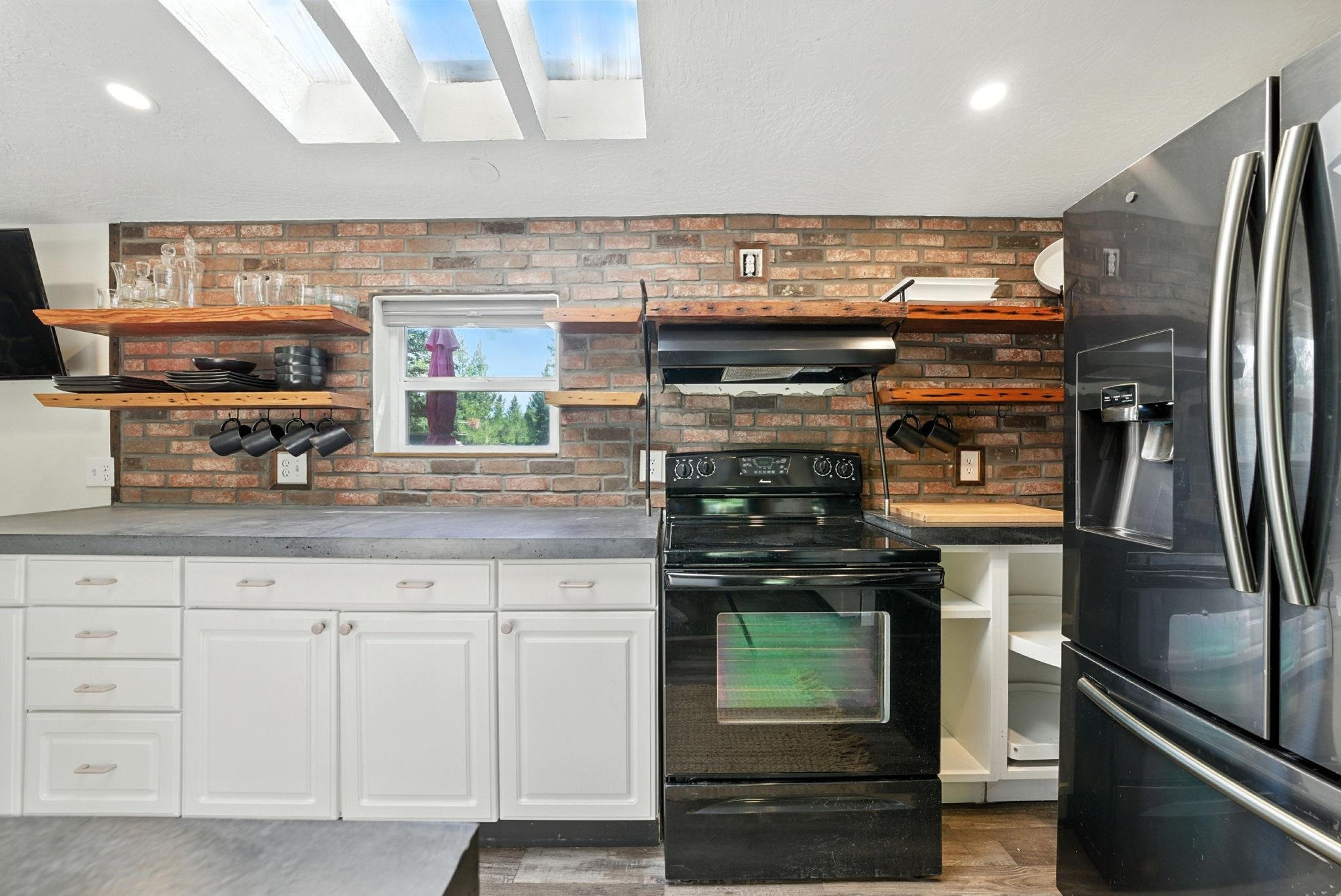 301 Casey Road Newport, WA 99156 - Photo 9 of 32 Gallery Image 9