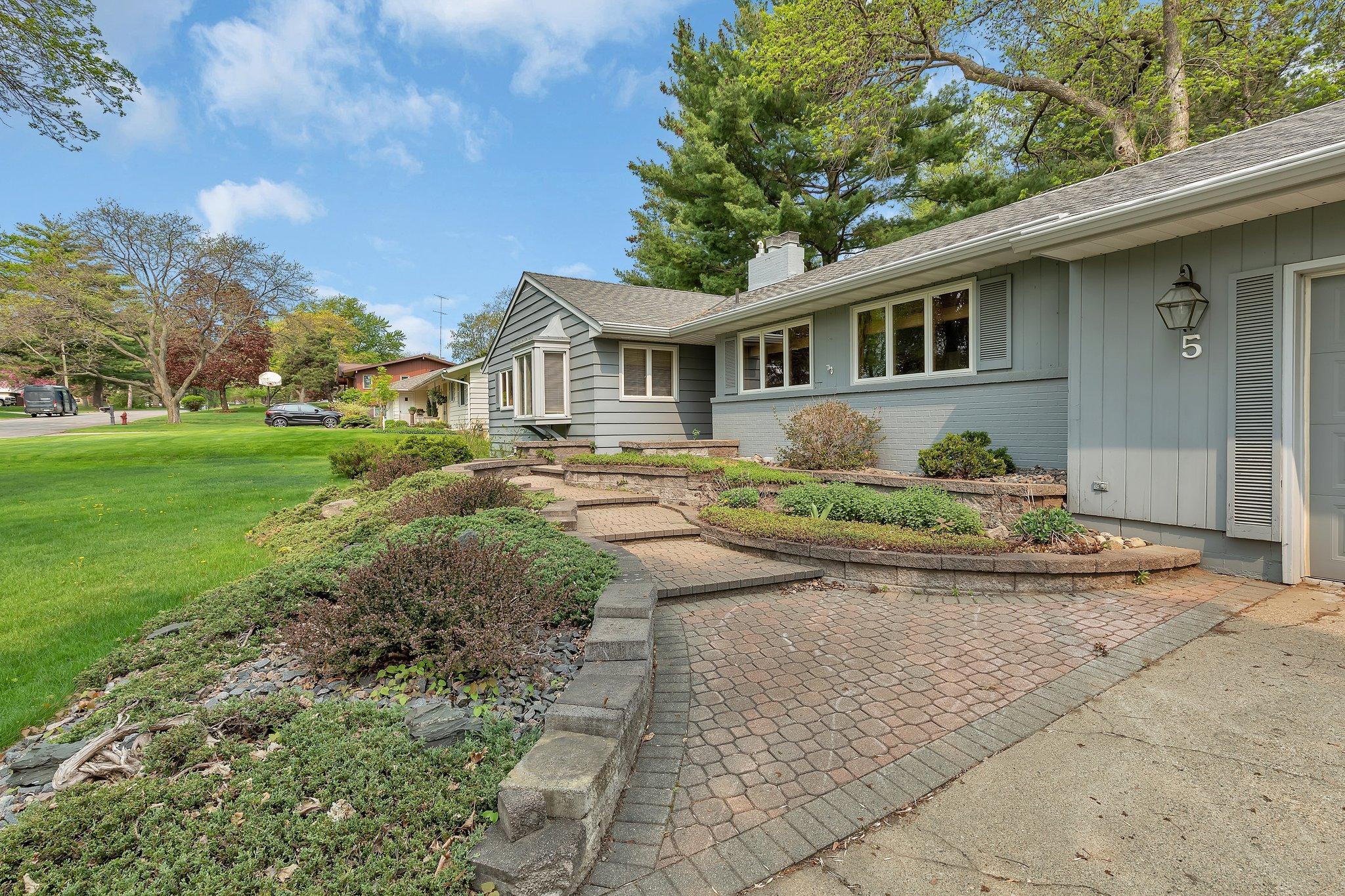 5 Roger Road St. Cloud, MN 56301 - Photo 2 of 38 Gallery Image 2