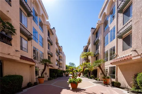 $429,000 | 28004 South Western Avenue, Unit 319, San Pedro, CA 90732