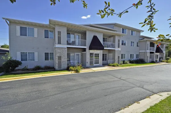 $175,000 | 2094 11th Avenue Southeast, Unit D, Rochester, MN 55904