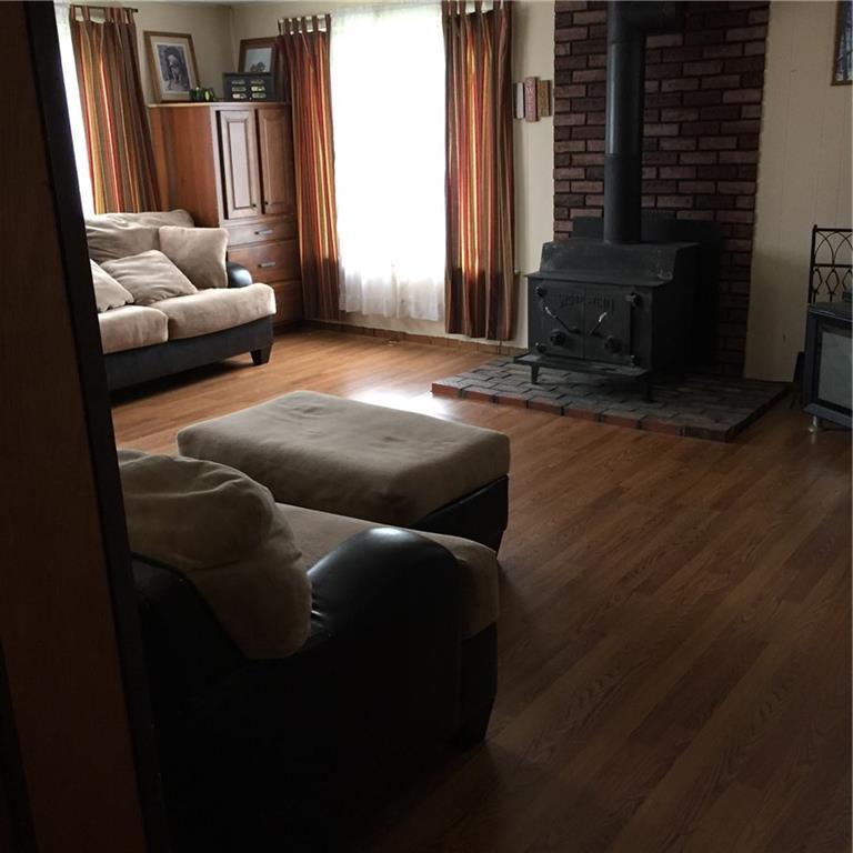 289 Golf Course Road Volant, PA 16156 - Photo 6 of 24 Living Room