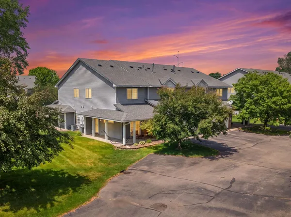 $295,000 | 684 Oak Lane, Lino Lakes, MN 55014