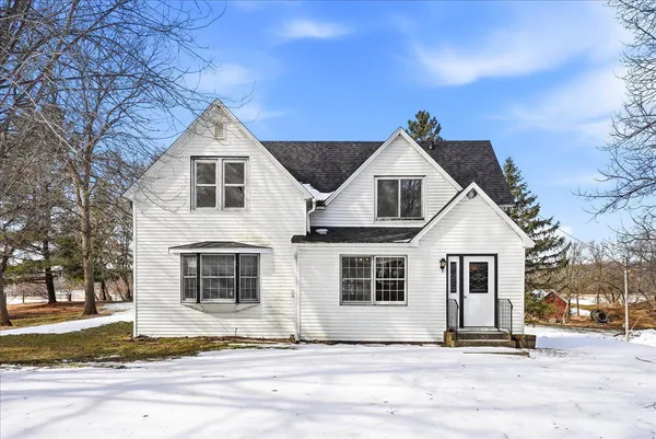 $2,067,200 | 2336 235th Street, Deer Park, WI 54007