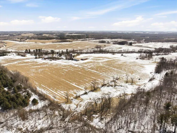 $2,067,200 | 2336 235th Street, Deer Park, WI 54007