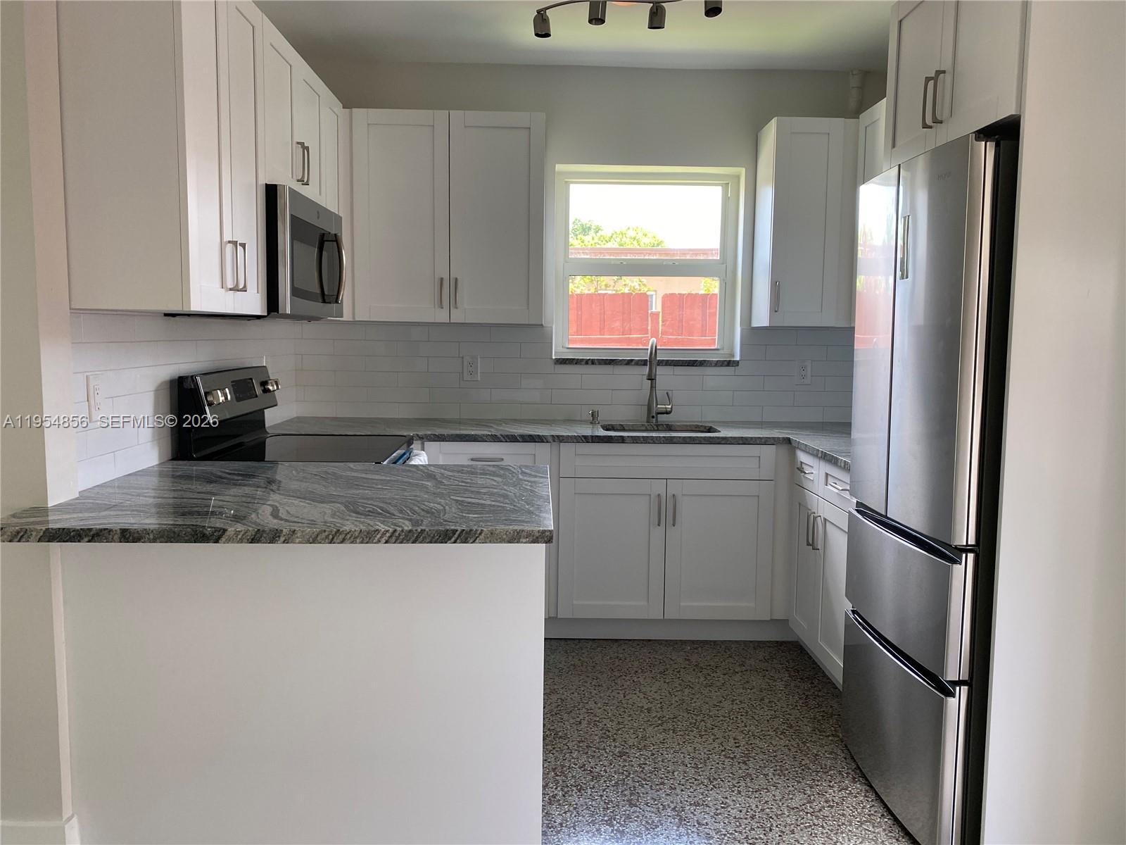 9435 Southwest 39th Street, Unit 9435 Miami, FL 33165 - Photo 6 of 8